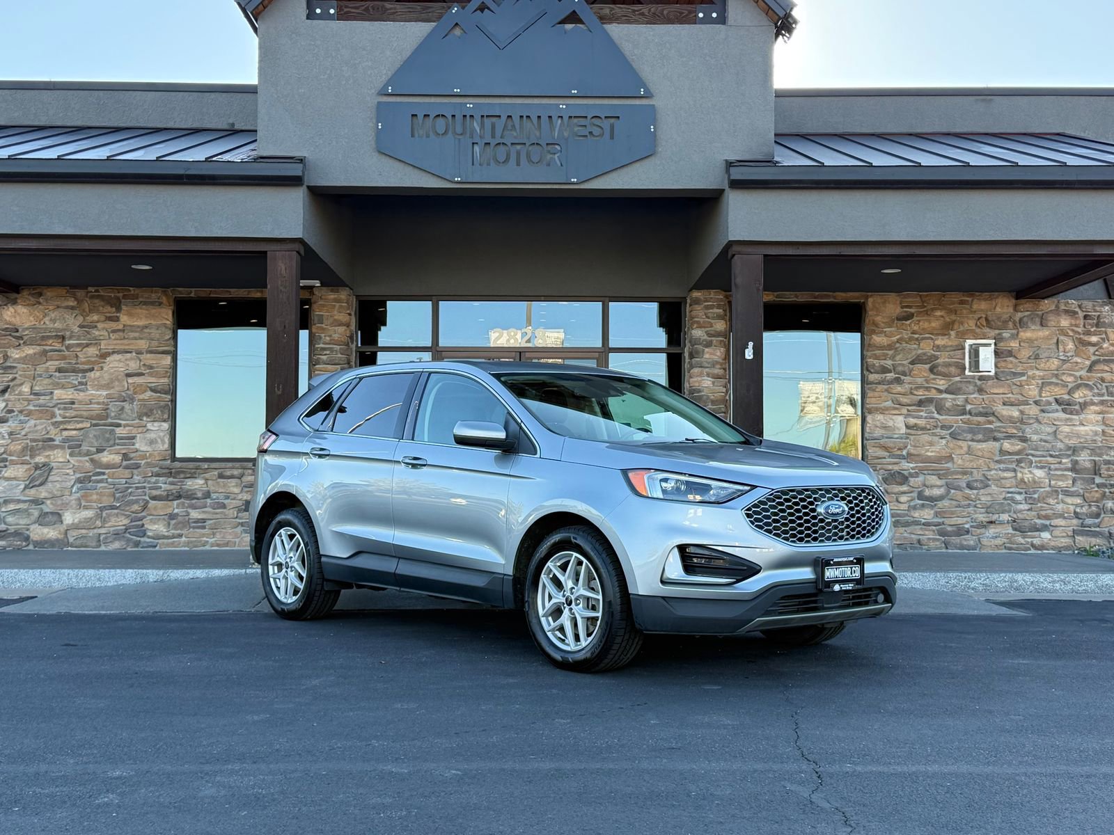 Used 2023 Ford Edge SEL w/ Cold Weather Package AWD/4WD image 1