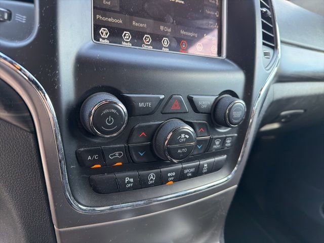 Used 2020 Jeep Grand Cherokee Laredo AWD/4WD image 26