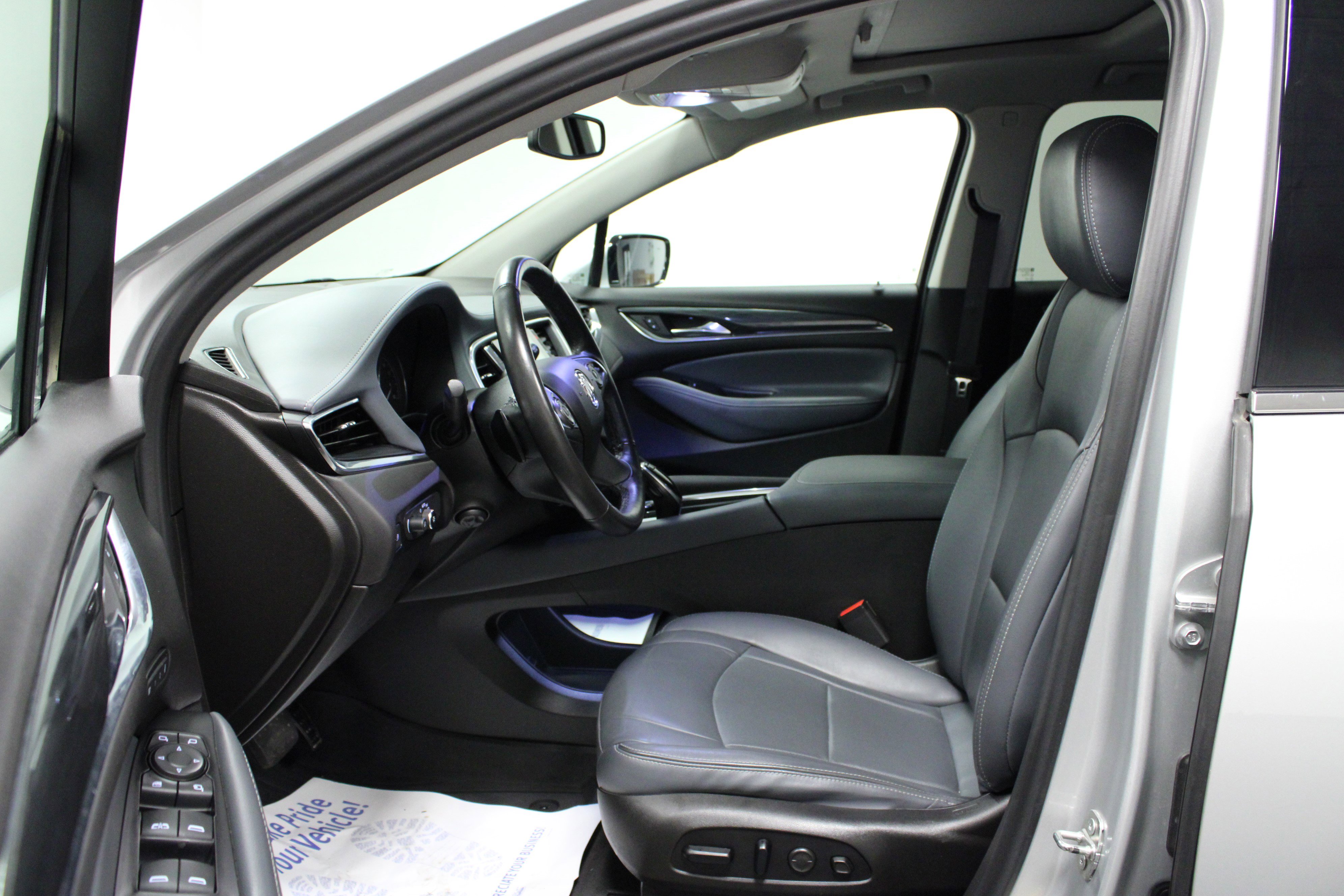 Used 2021 Buick Enclave Premium w/ Sun and Sites Package image 12