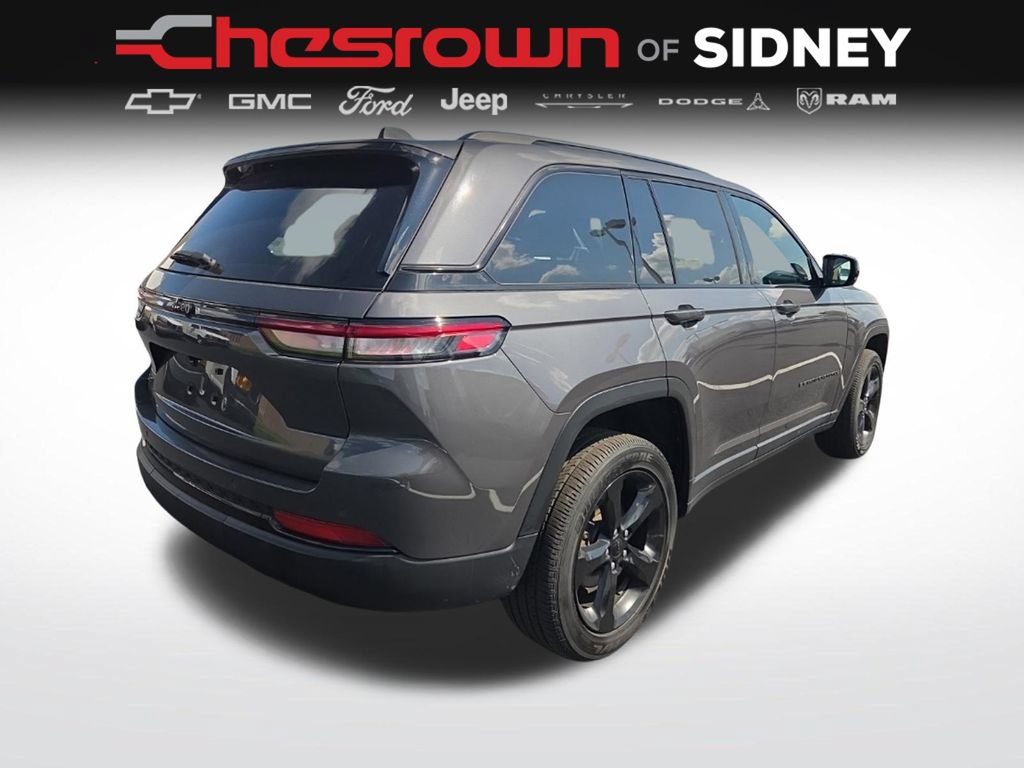 Used 2025 Jeep Grand Cherokee Altitude AWD/4WD image 5