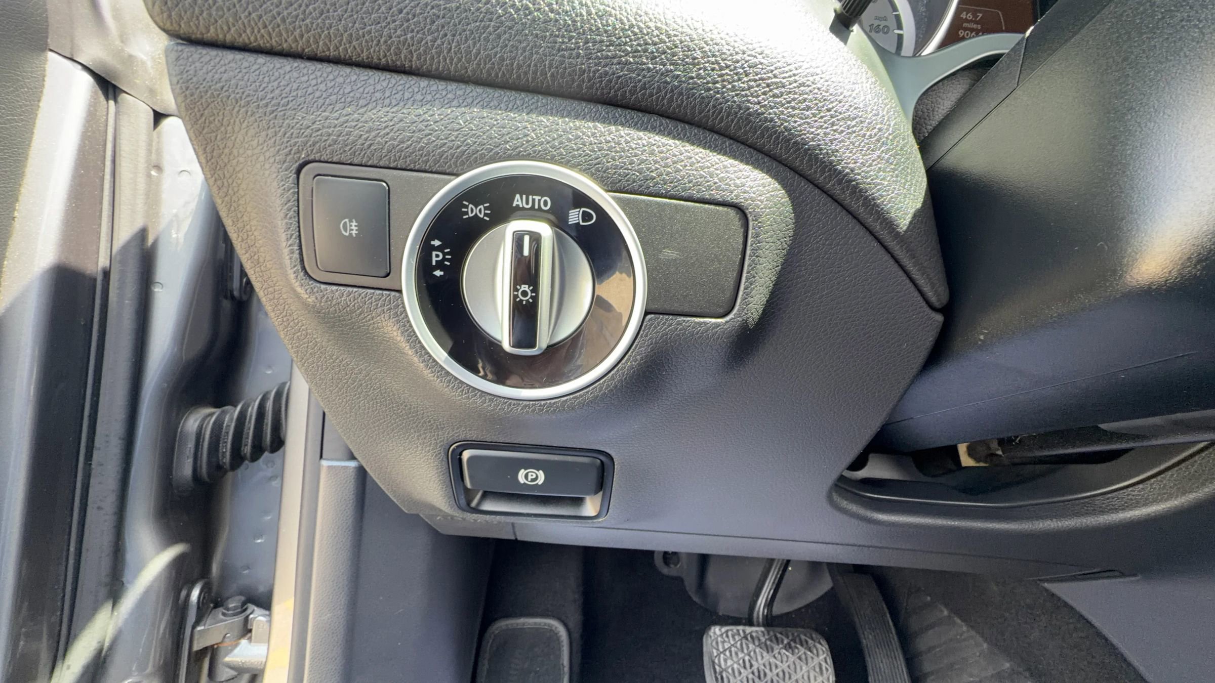 Used 2015 Mercedes-Benz CLA 250 4MATIC image 18