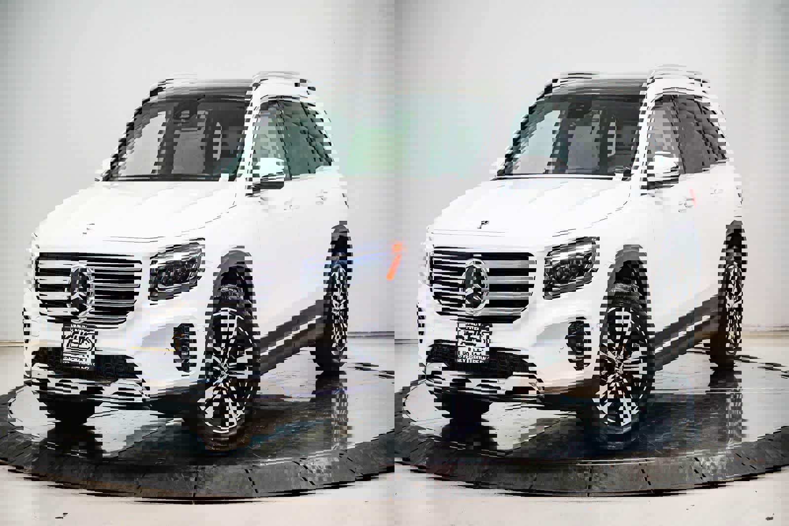 Used 2026 Mercedes-Benz GLB 250 image 1