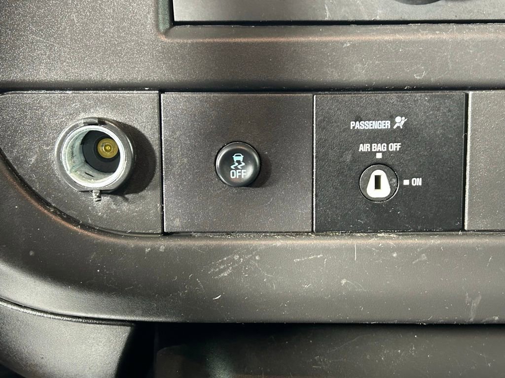 Used 2024 GMC Savana 2500 w/ Driver Convenience Package image 18