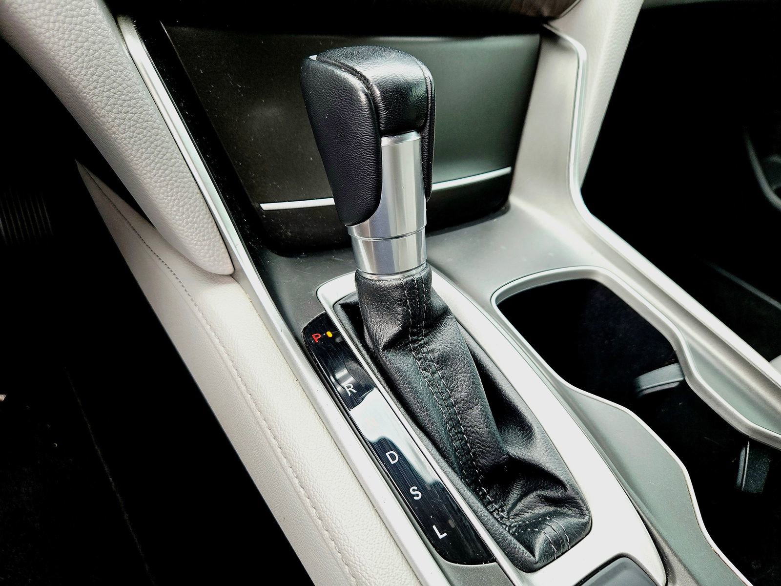 Used 2019 Honda Accord EX-L image 19
