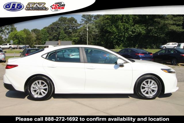Used 2025 Toyota Camry LE FWD image 8