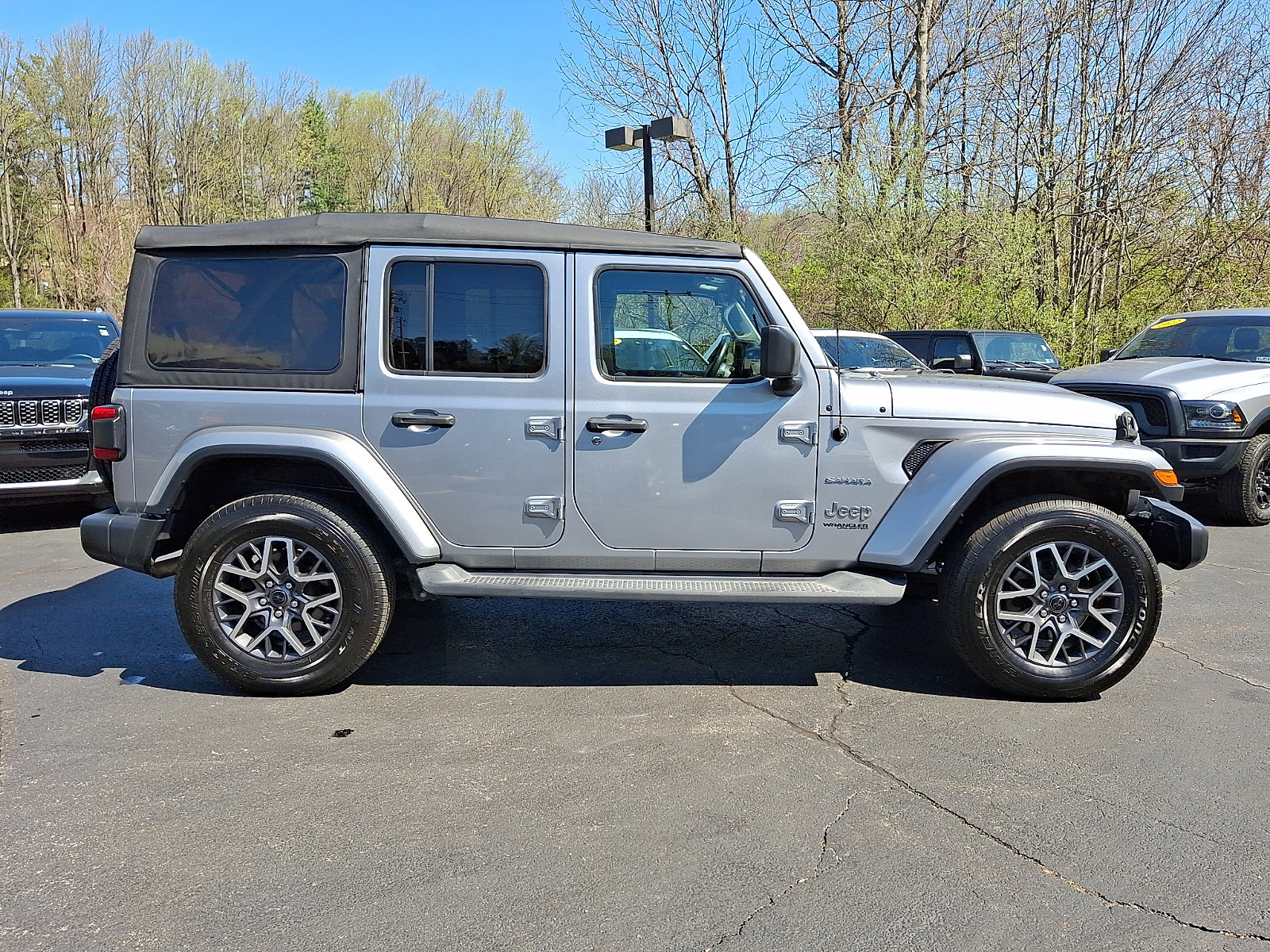 Certified 2019 Jeep Wrangler Unlimited Sahara image 7