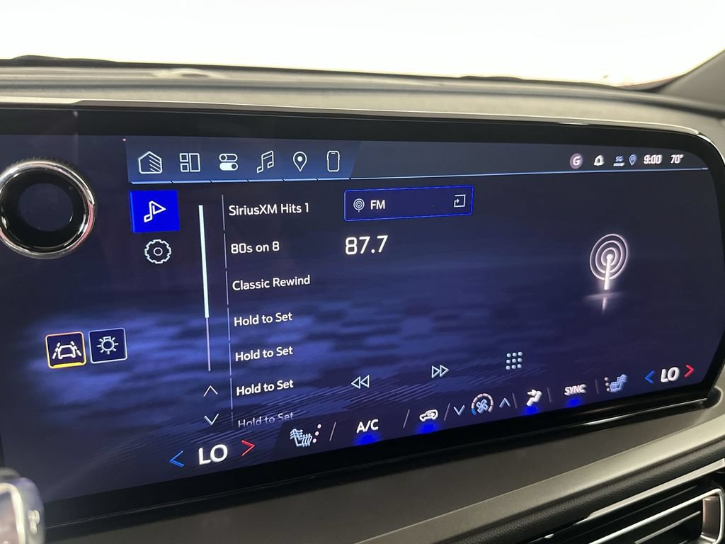New 2027 Chevrolet Traverse LT w/ LPO, Floor Liner Package FWD image 14