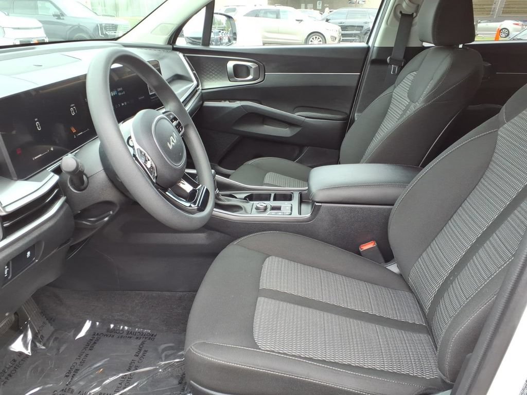Certified 2024 Kia Sorento LX FWD image 13