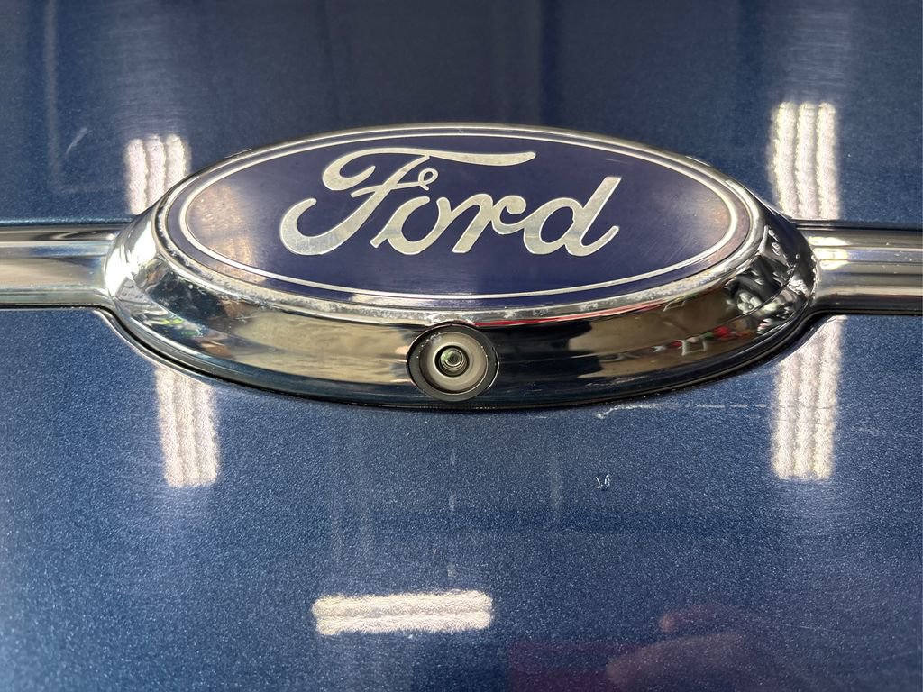 Used 2017 Ford Taurus SE image 16