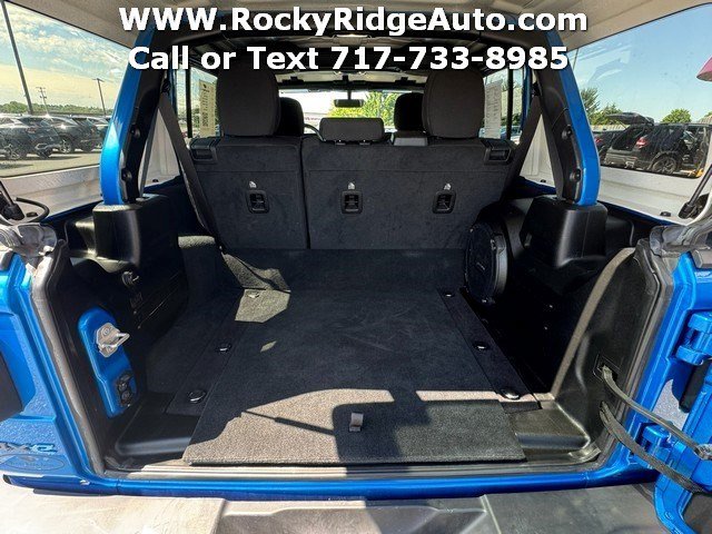 Used 2023 Jeep Wrangler Unlimited w/ Cold Weather Group AWD/4WD image 19