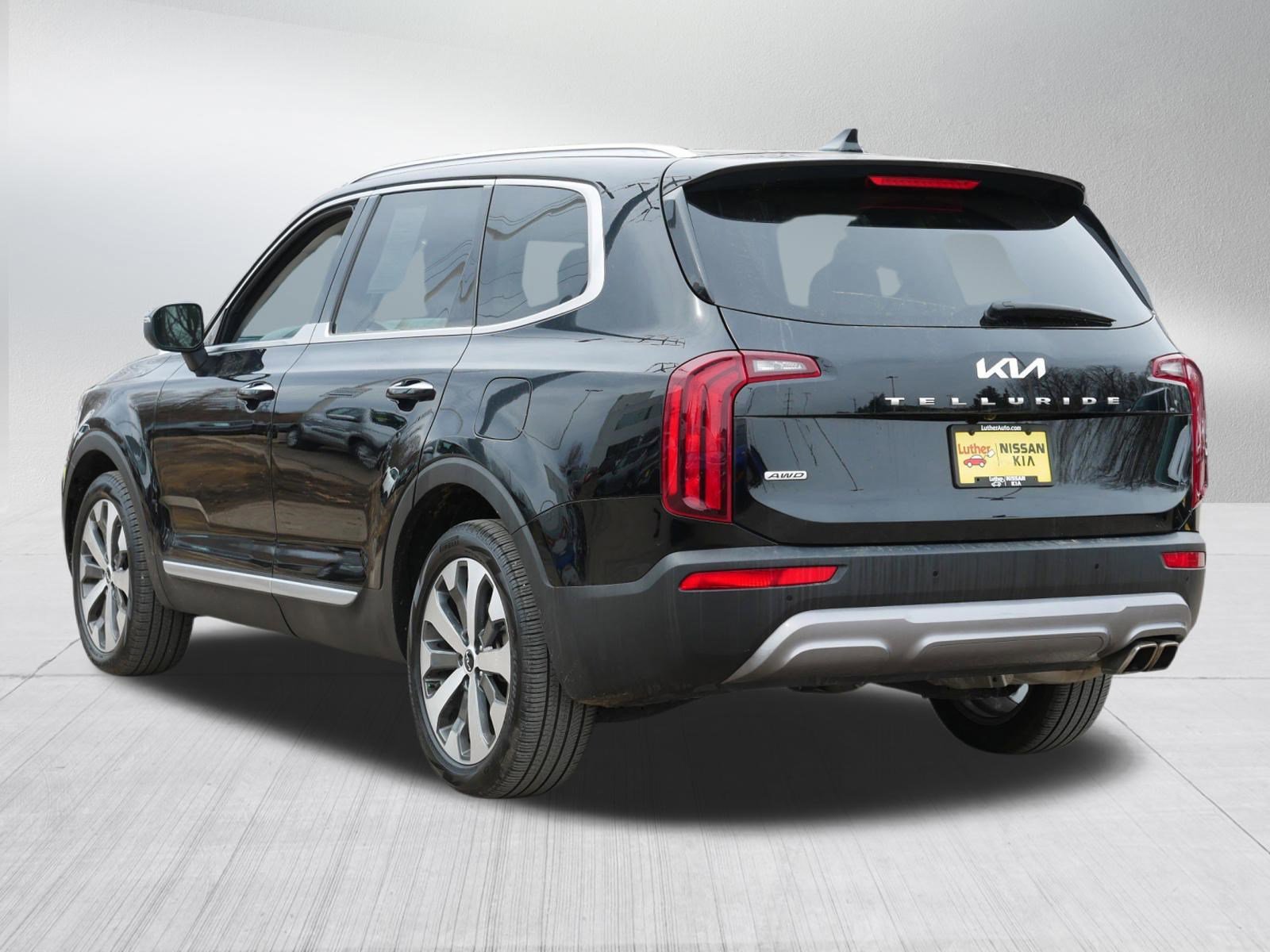 Certified 2022 Kia Telluride S image 5