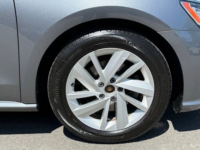 Used 2018 Volkswagen Passat 2.0T SE w/ SE Lighting Package FWD image 21