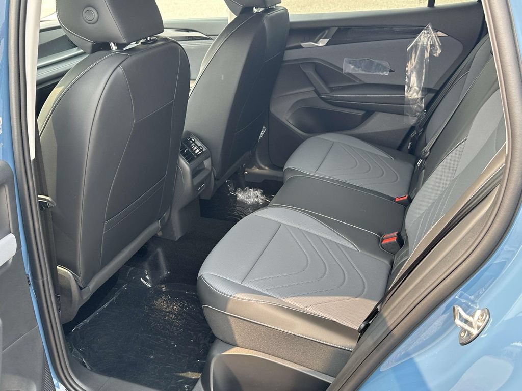 New 2026 Volkswagen Tiguan SE AWD/4WD image 8