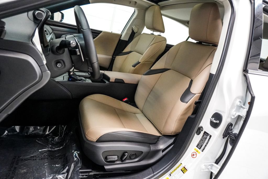 Used 2019 Lexus ES 350 w/ Premium Package FWD image 6
