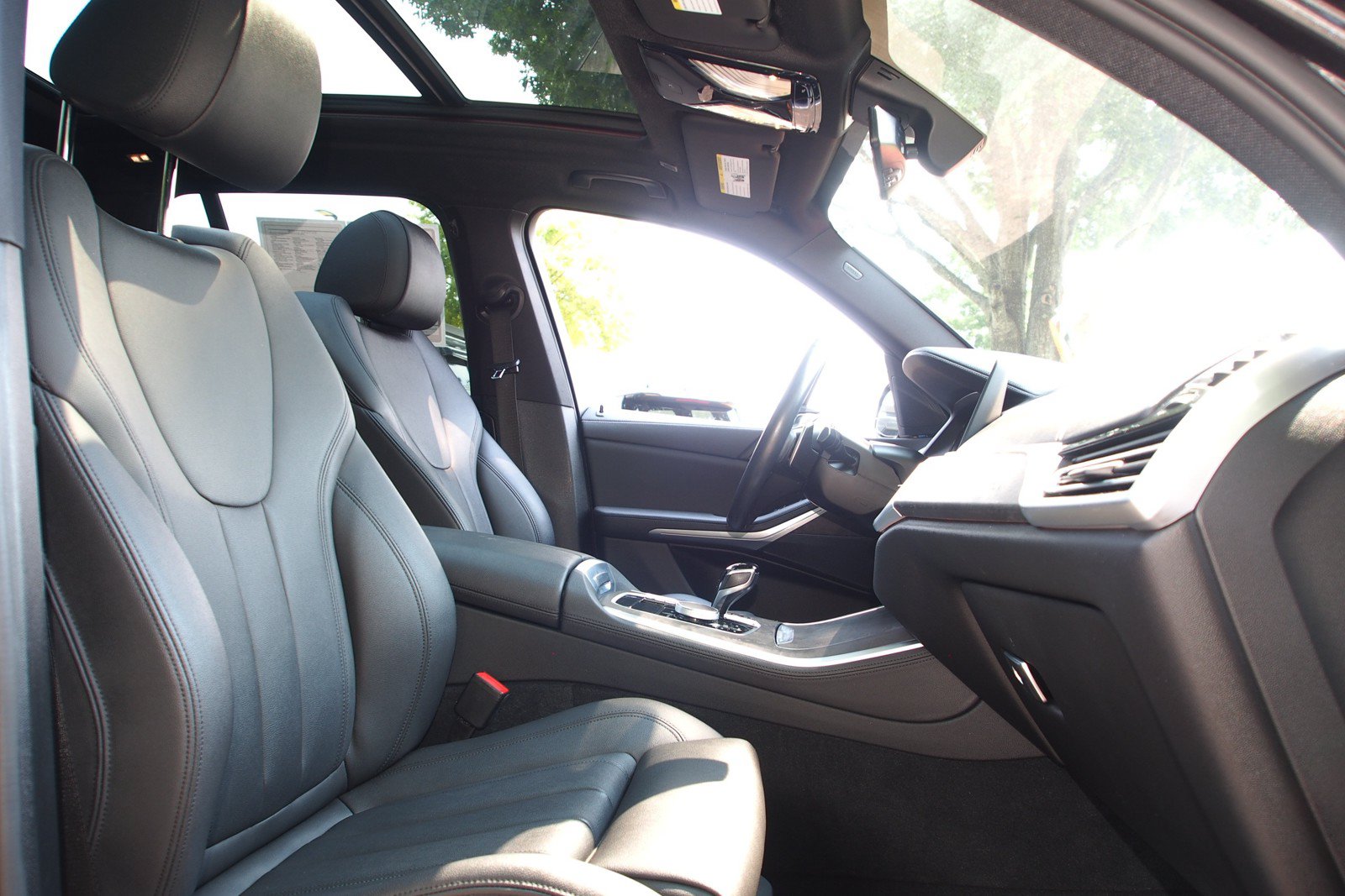 Used 2022 BMW X5 sDrive40i w/ Premium Package RWD image 11