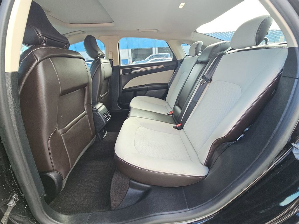 Used 2019 Ford Fusion SE w/ Equipment Group 151A image 14