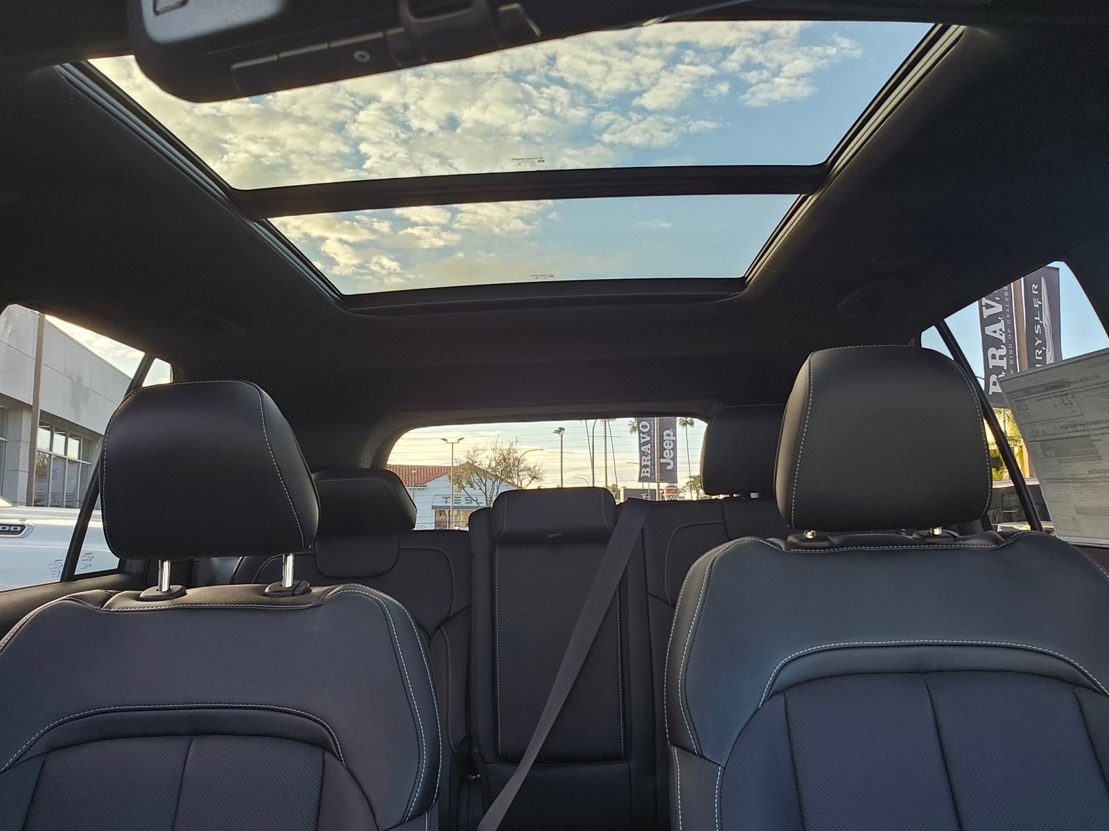 New 2026 Jeep Grand Cherokee Limited Reserve image 32