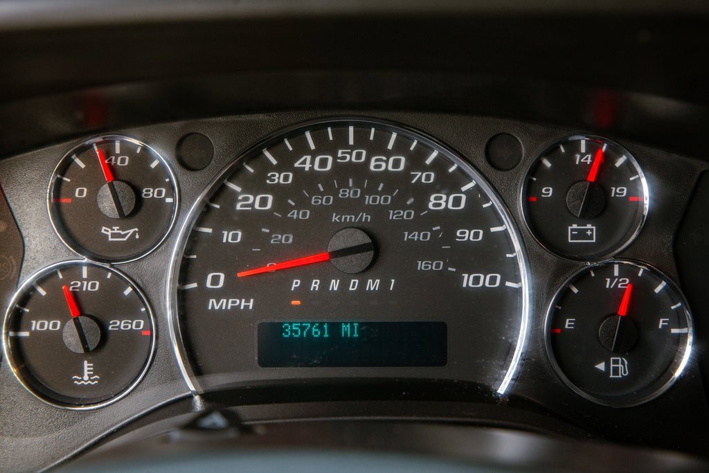 Used 2018 Chevrolet Express 2500 w/ Driver Convenience Package image 18