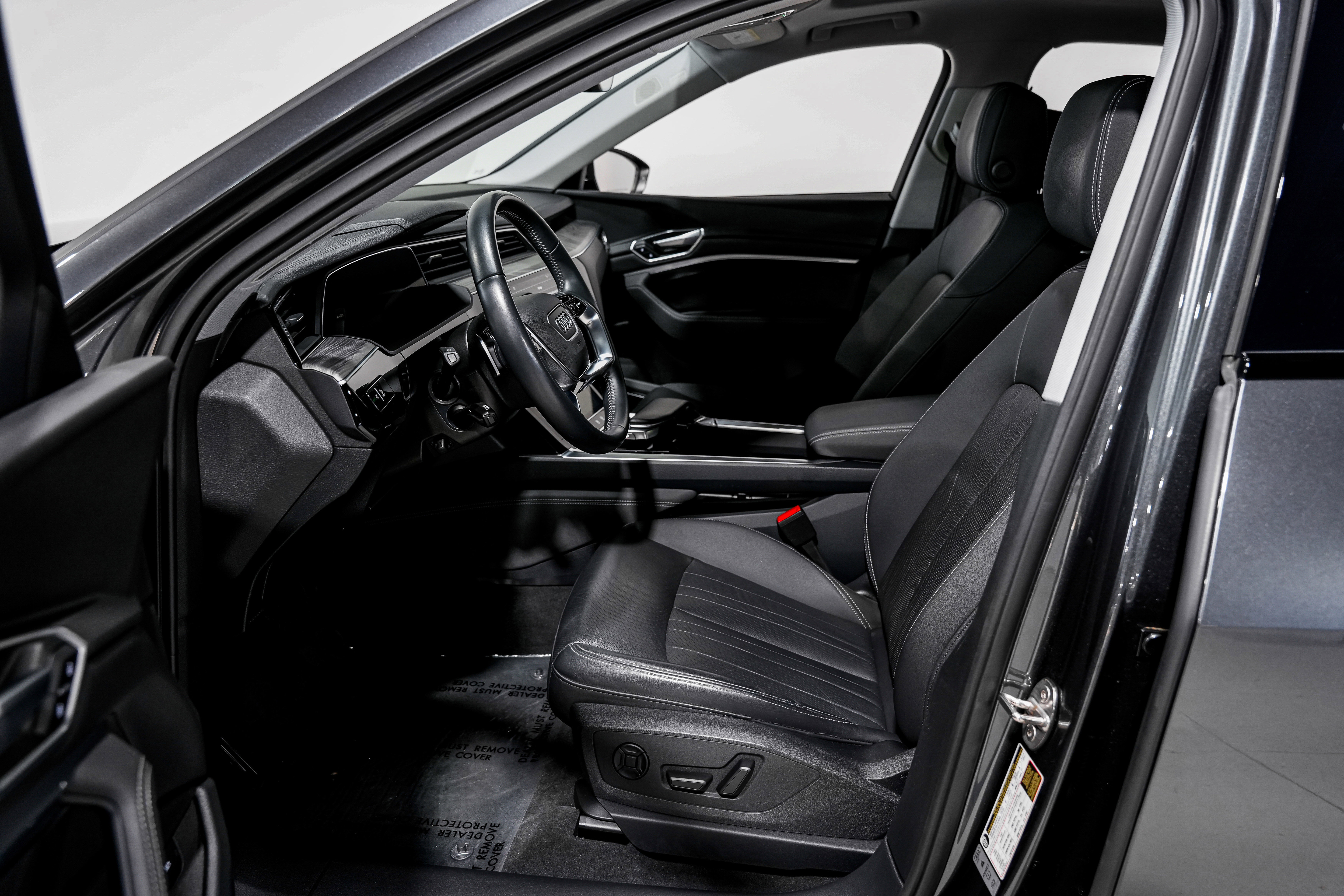 Used 2021 Audi e-tron Premium Plus w/ Premium Plus Package AWD/4WD image 21