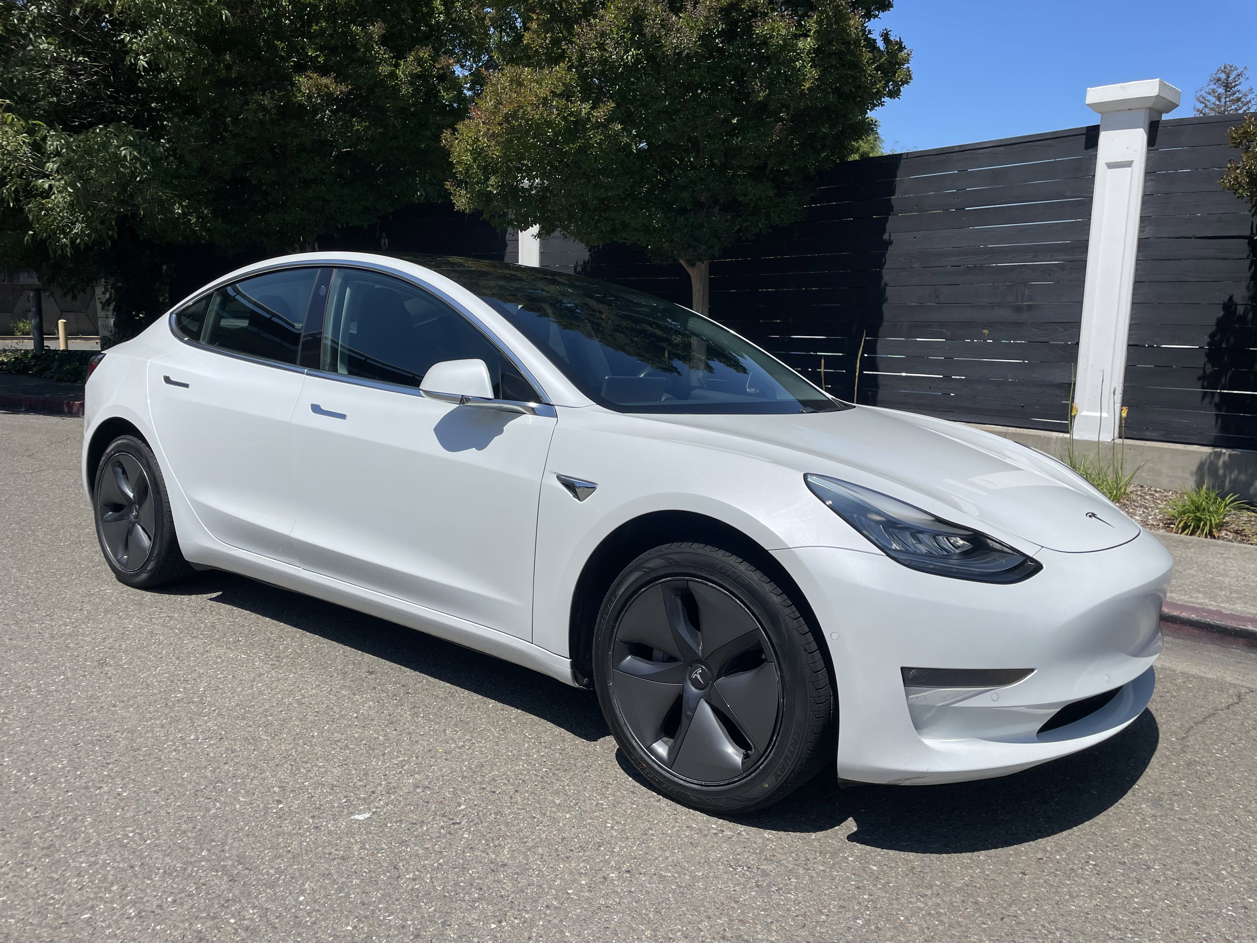 Used 2019 Tesla Model 3 Standard Range Plus RWD image 2