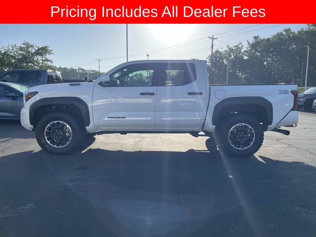 Used 2025 Toyota Tacoma TRD Off-Road w/ TRD Off Road Upgrade Package AWD/4WD image 3