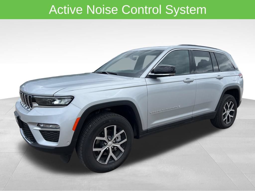 Used 2025 Jeep Grand Cherokee Limited w/ Luxury Tech Group II AWD/4WD image 9