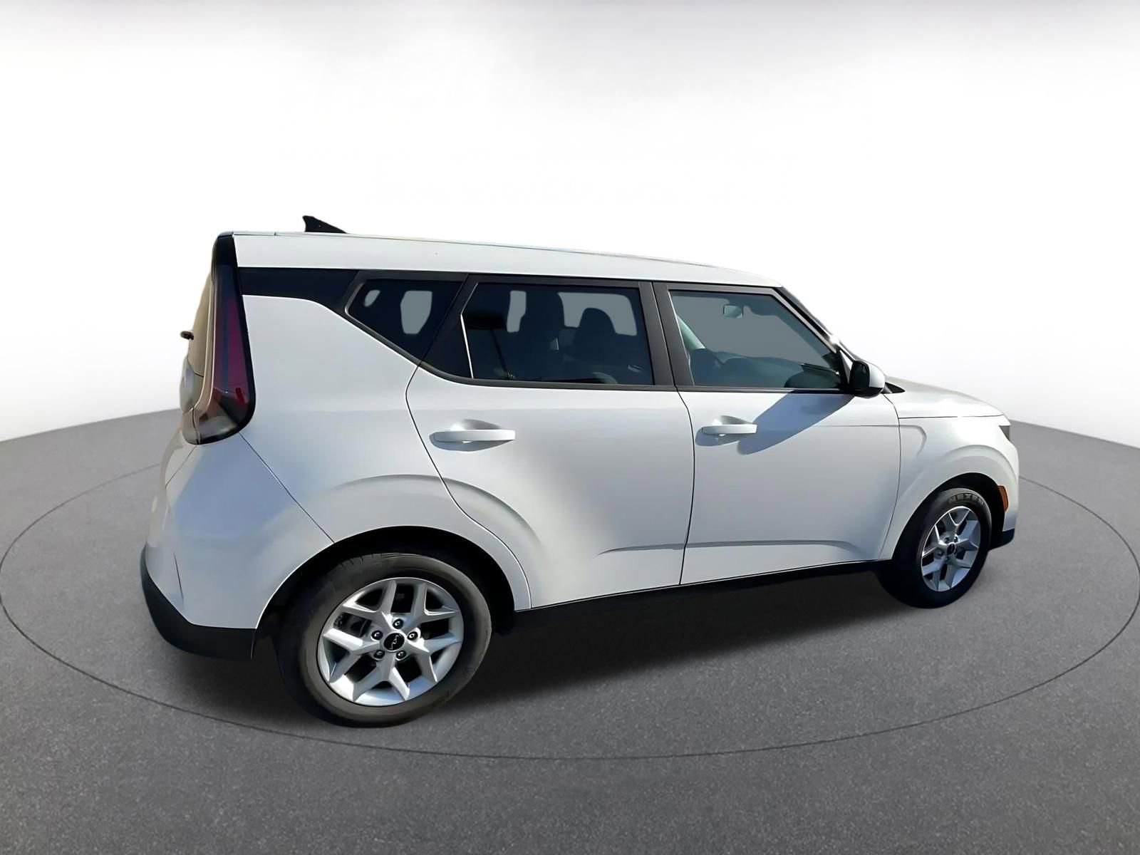 Used 2025 Kia Soul LX w/ LX Technology Package image 15