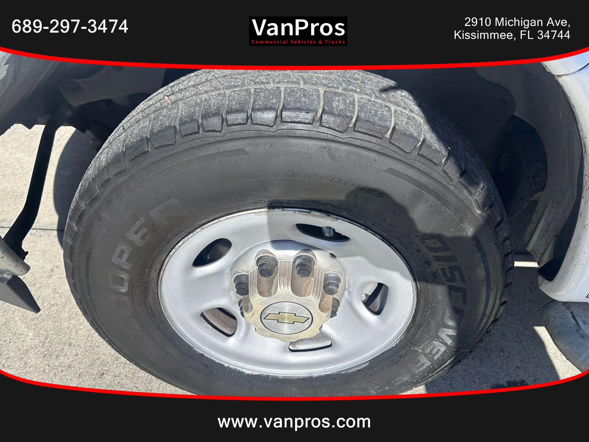 Used 2021 Chevrolet Express 2500 w/ Driver Convenience Package RWD image 17