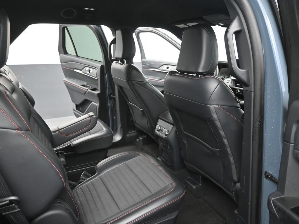 Certified 2025 Ford Explorer ST-Line AWD/4WD image 10