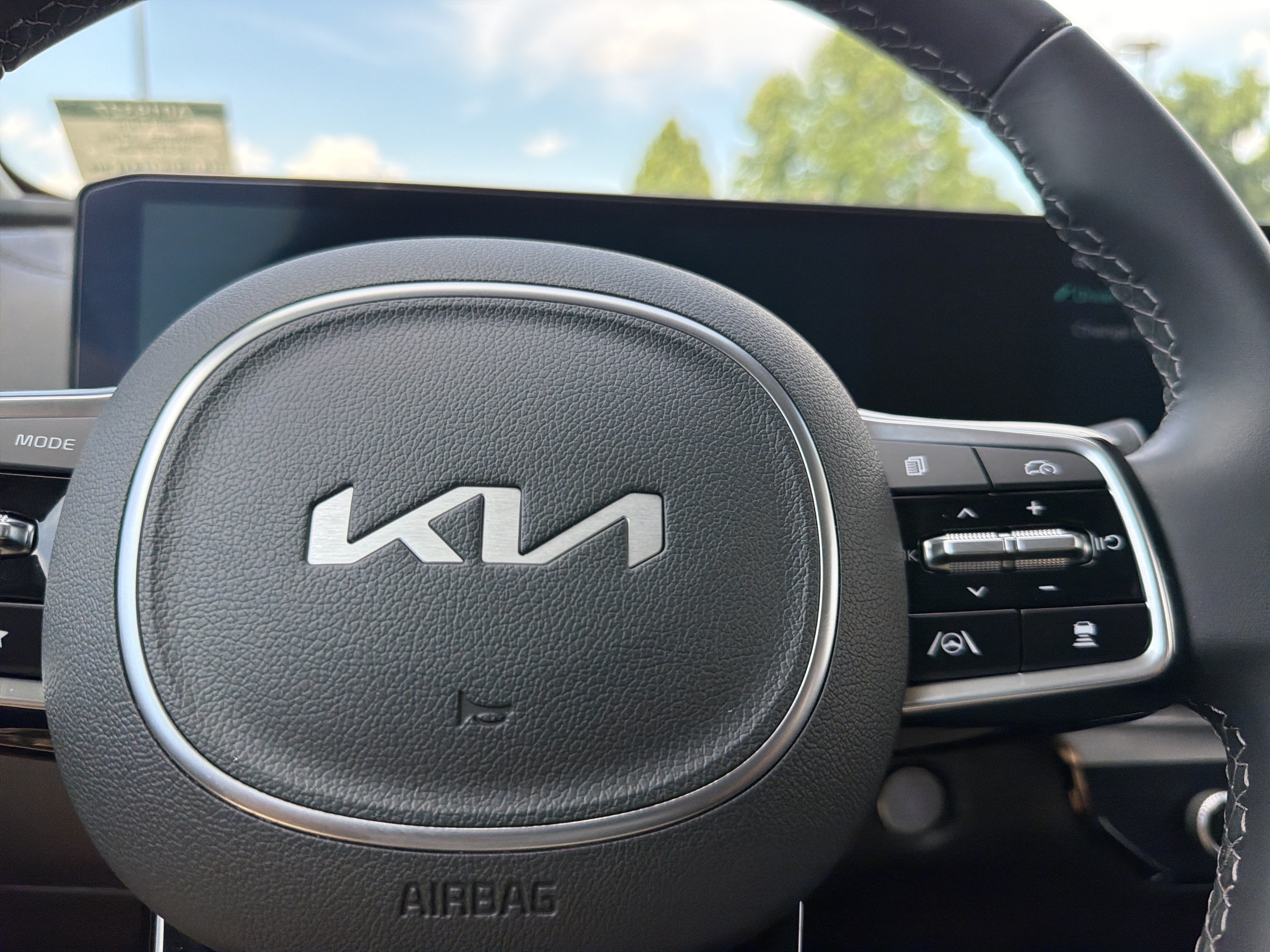 Used 2025 Kia Sorento EX w/ Panoramic Sunroof Package FWD image 11