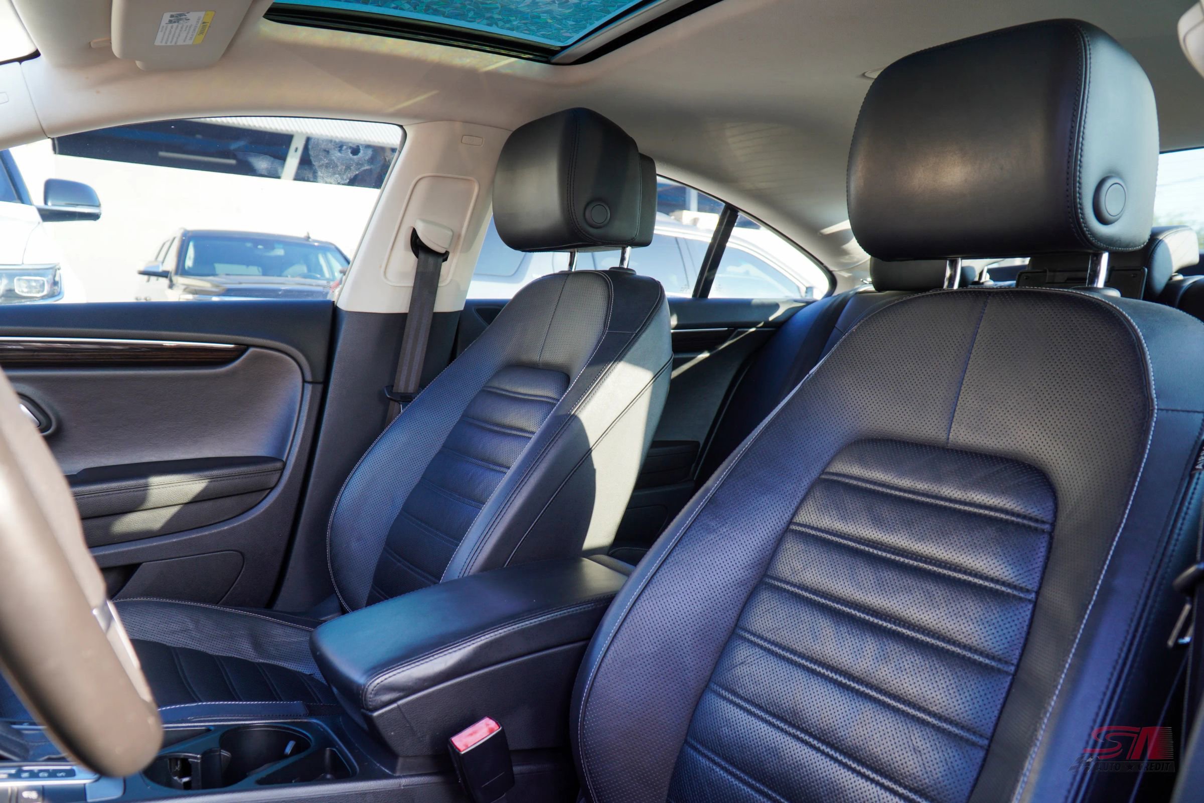 Used 2013 Volkswagen CC Executive image 14