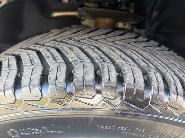 Used 2019 Jeep Cherokee Limited image 14