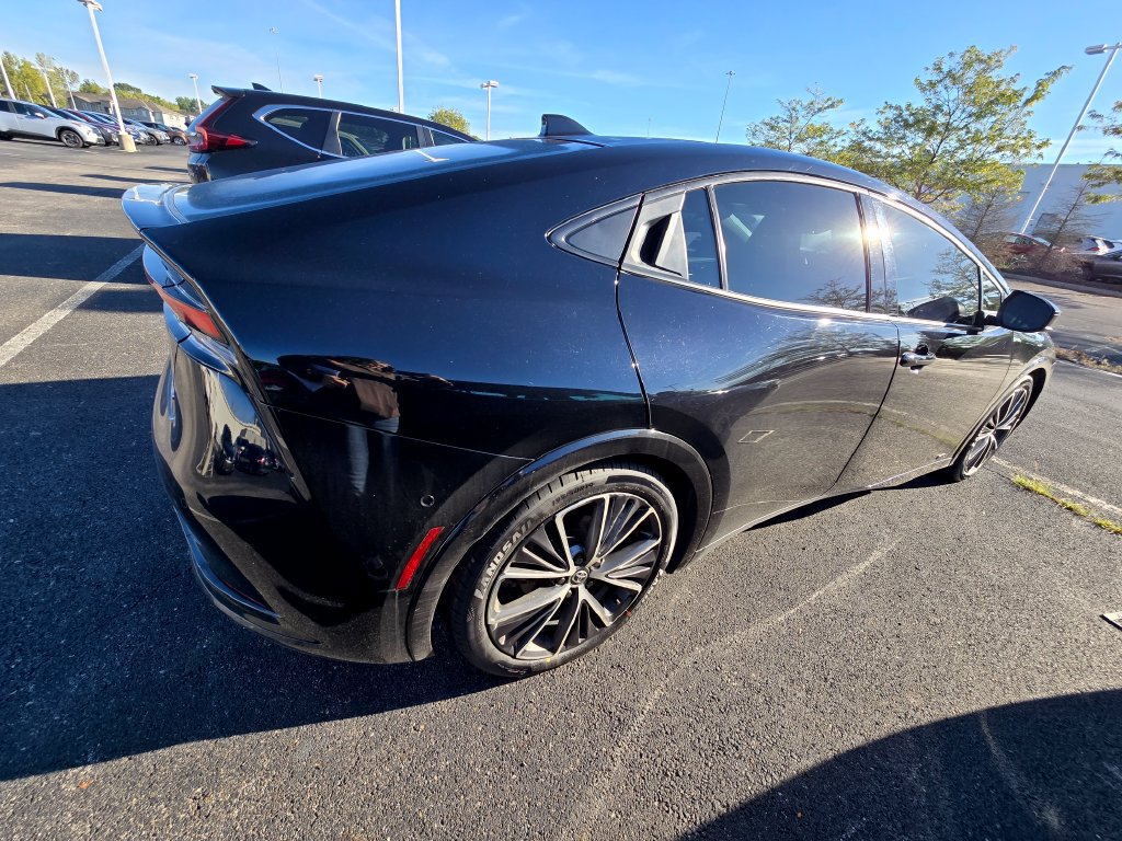 Used 2024 Toyota Prius Limited w/ Limited Premium Package AWD/4WD image 9