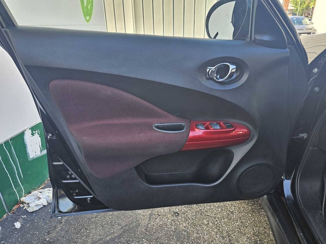 Used 2014 Nissan Juke SV AWD/4WD image 15