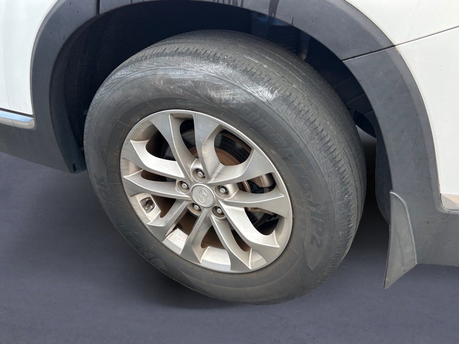 Used 2019 Hyundai Santa Fe SEL image 3