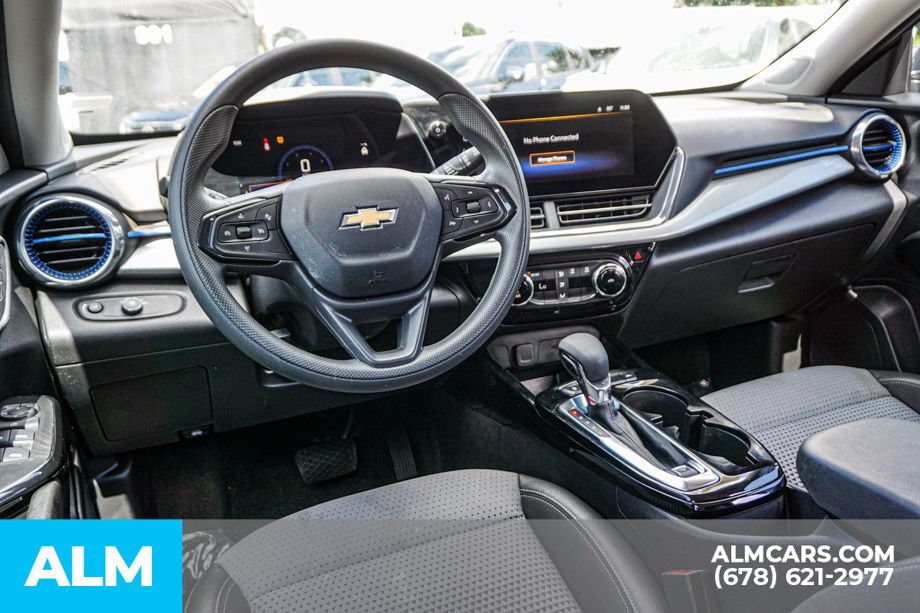 Used 2025 Chevrolet Trax LT FWD image 26