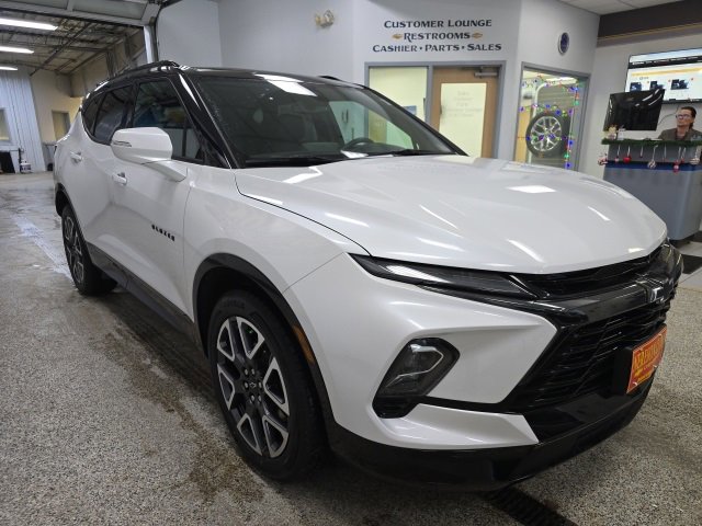 Used 2024 Chevrolet Blazer RS image 3