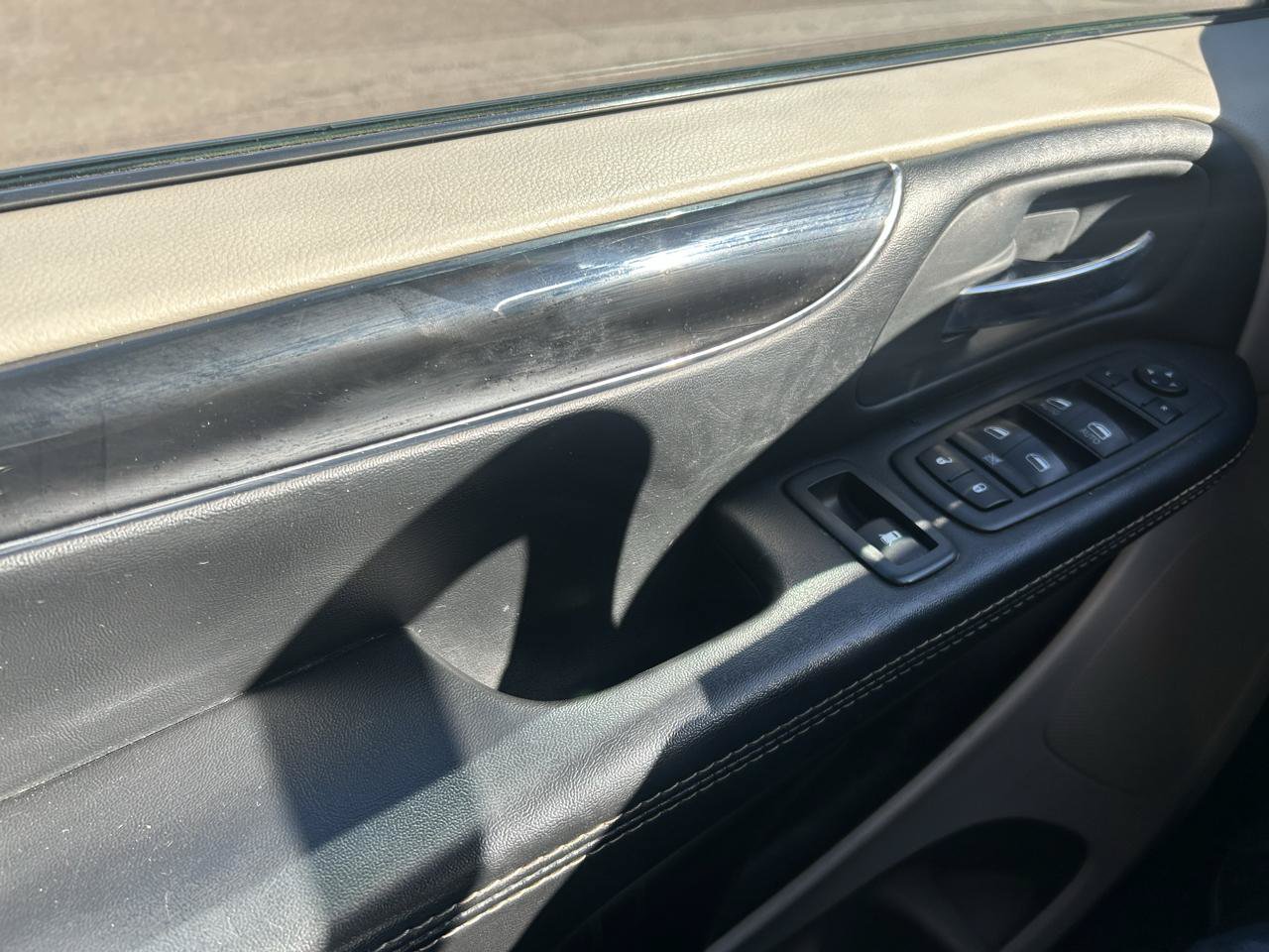 Used 2019 Dodge Grand Caravan SXT FWD image 26