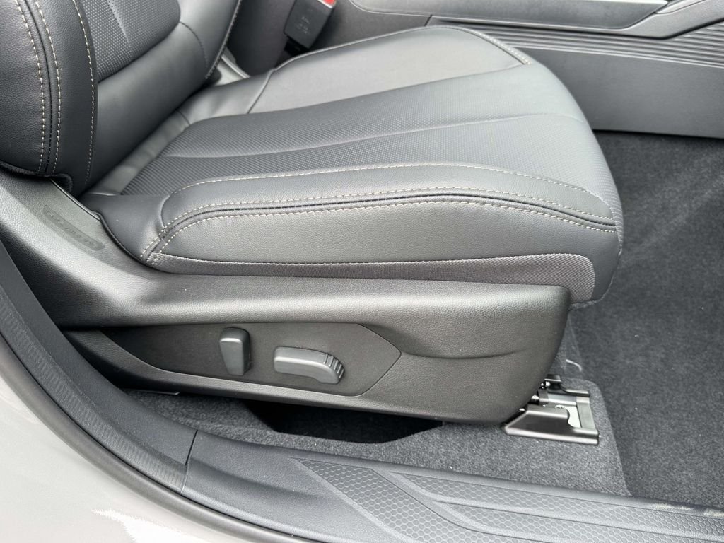 New 2026 Subaru Outback Limited AWD/4WD image 9