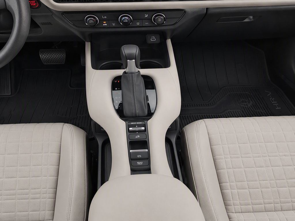 Used 2025 Honda HR-V LX image 13
