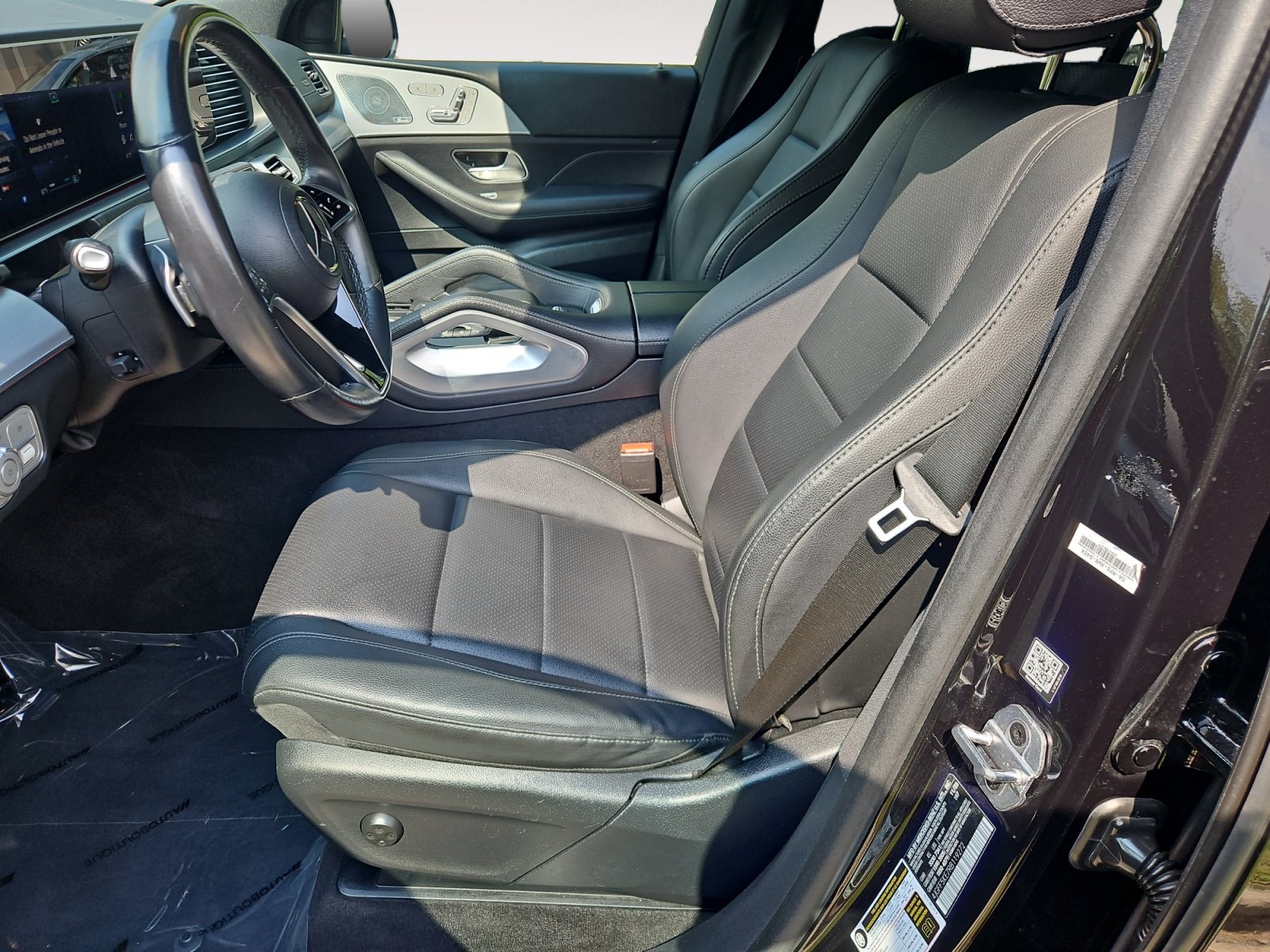 Used 2024 Mercedes-Benz GLS 450 4MATIC image 9
