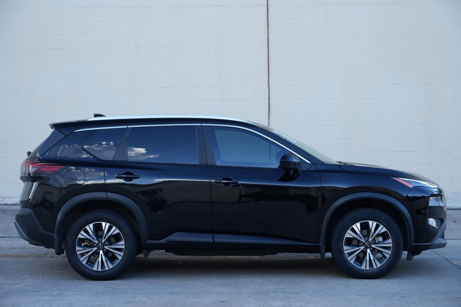 Used 2023 Nissan Rogue SV w/ SV Premium B Package FWD image 47