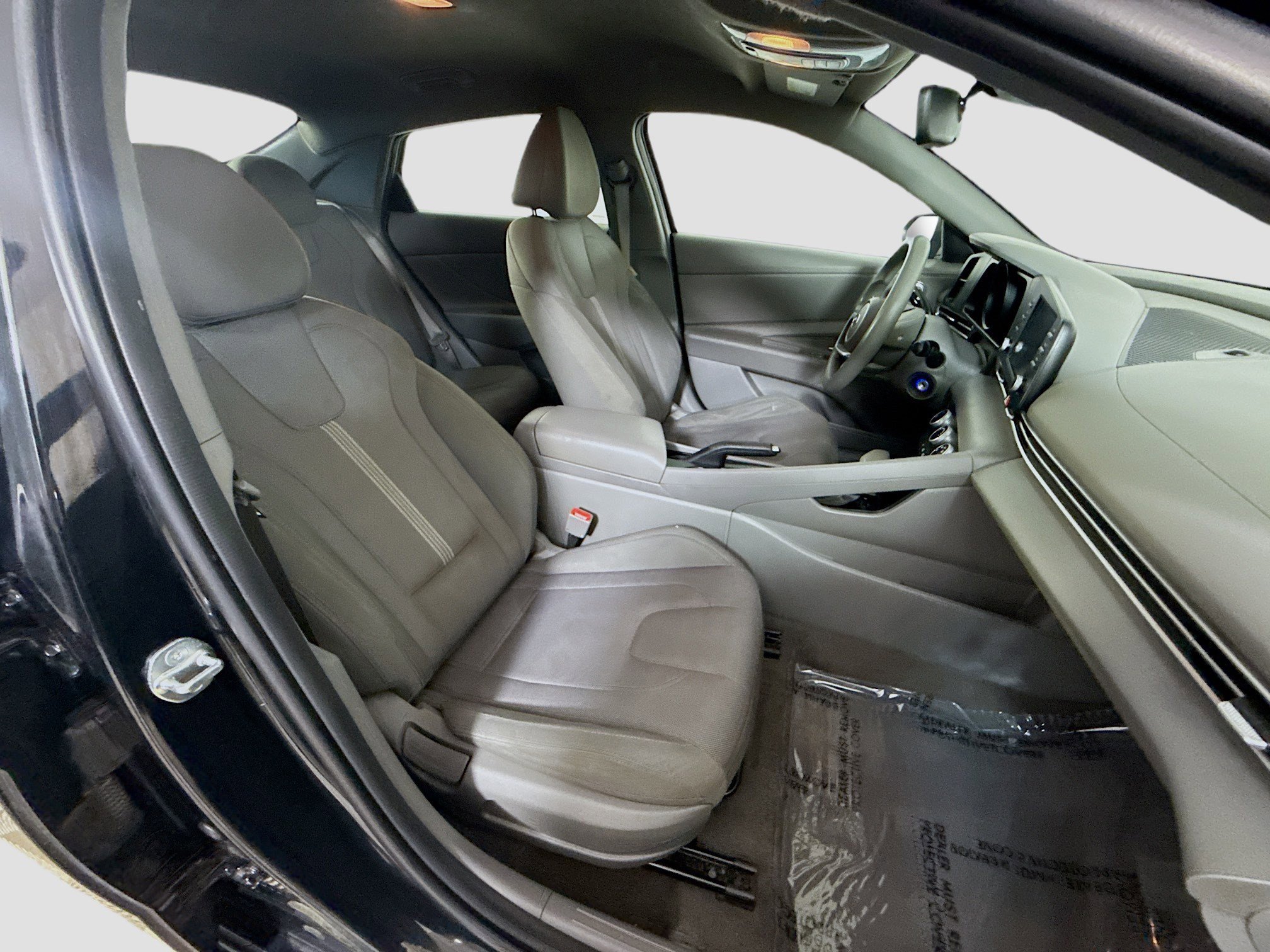Used 2023 Hyundai Elantra SE image 28