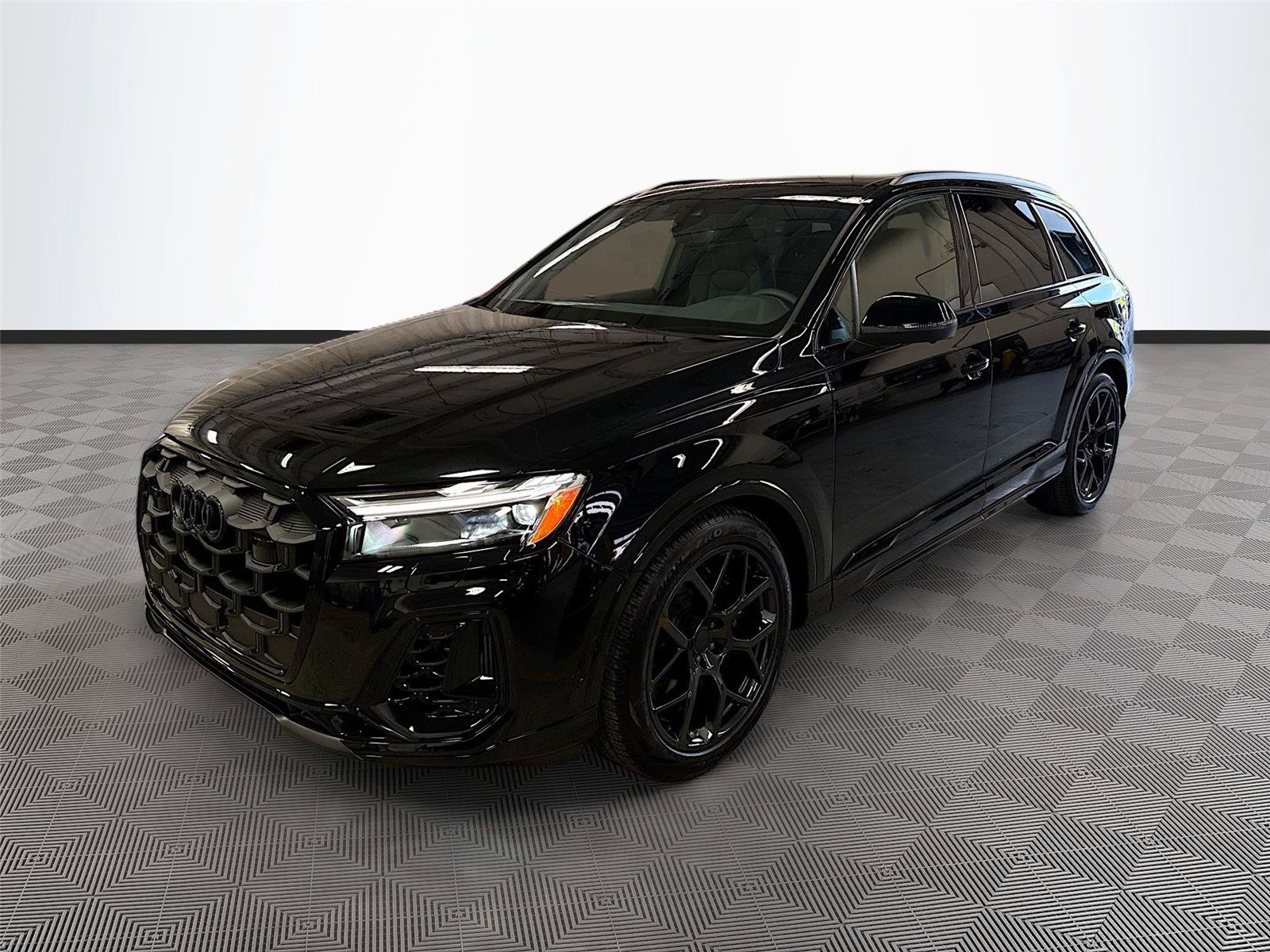 New 2026 Audi SQ7 Premium Plus AWD/4WD image 3