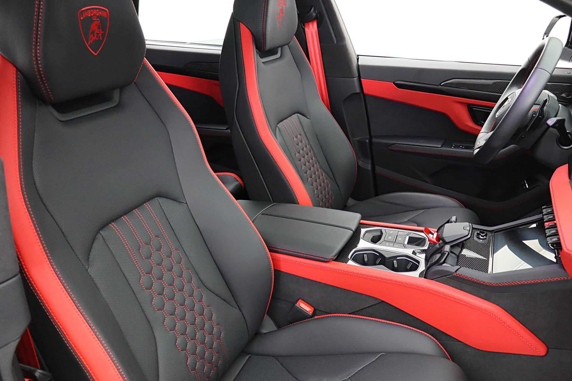 Used 2025 Lamborghini Urus S AWD/4WD image 34
