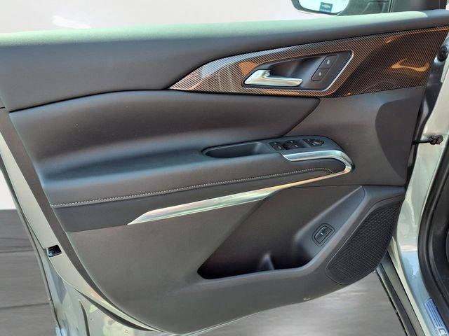 New 2027 Chevrolet Traverse Z71 w/ LPO, Floor Liner Package AWD/4WD image 13