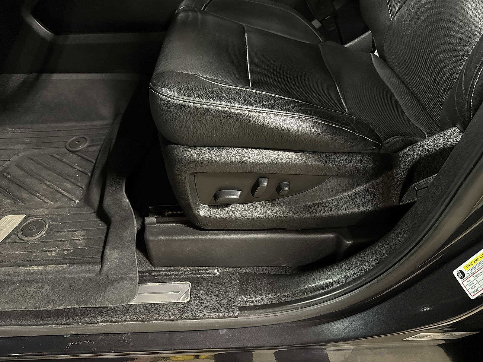 Used 2020 GMC Yukon XL SLT w/ Premium Edition image 25