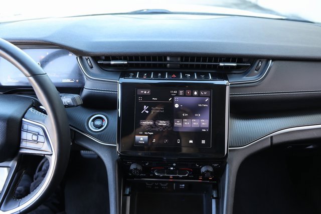 Used 2024 Jeep Grand Cherokee L Laredo w/ Luxury Tech Group I image 17