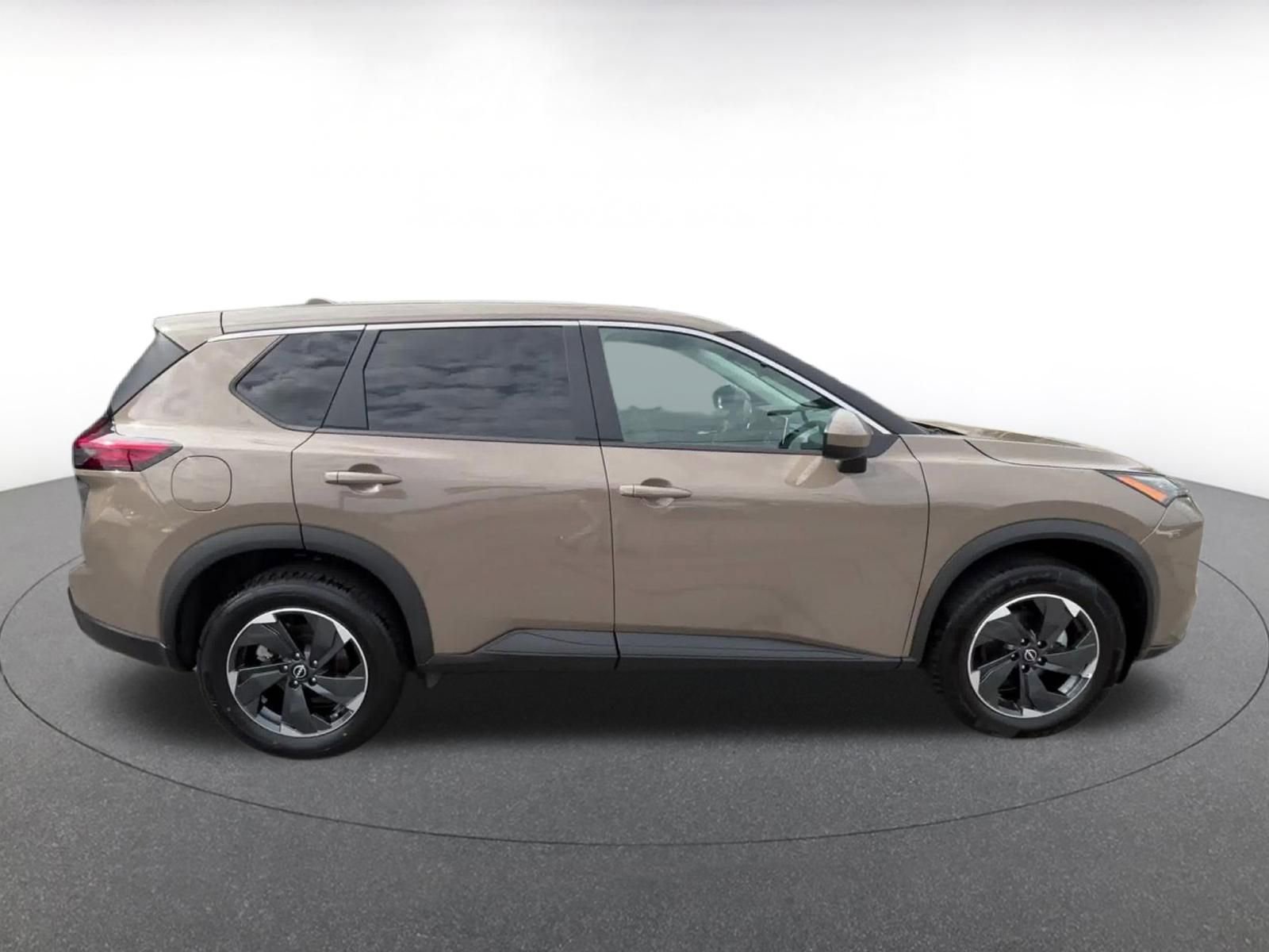 Used 2025 Nissan Rogue SV AWD/4WD image 21