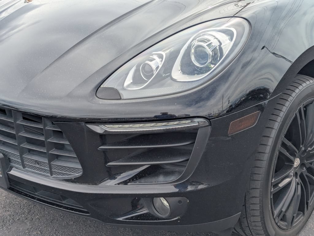 Used 2018 Porsche Macan AWD/4WD image 12